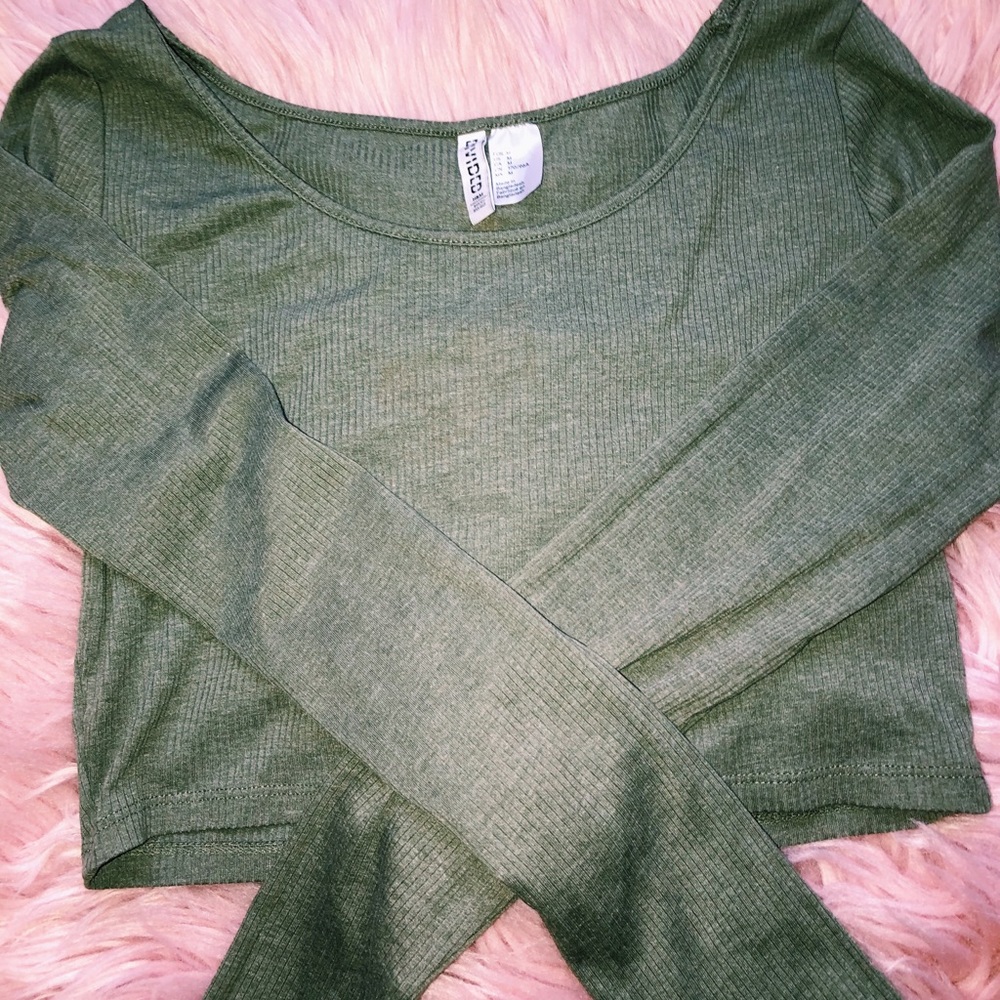 Cropped long sleeve !!🥝🧃